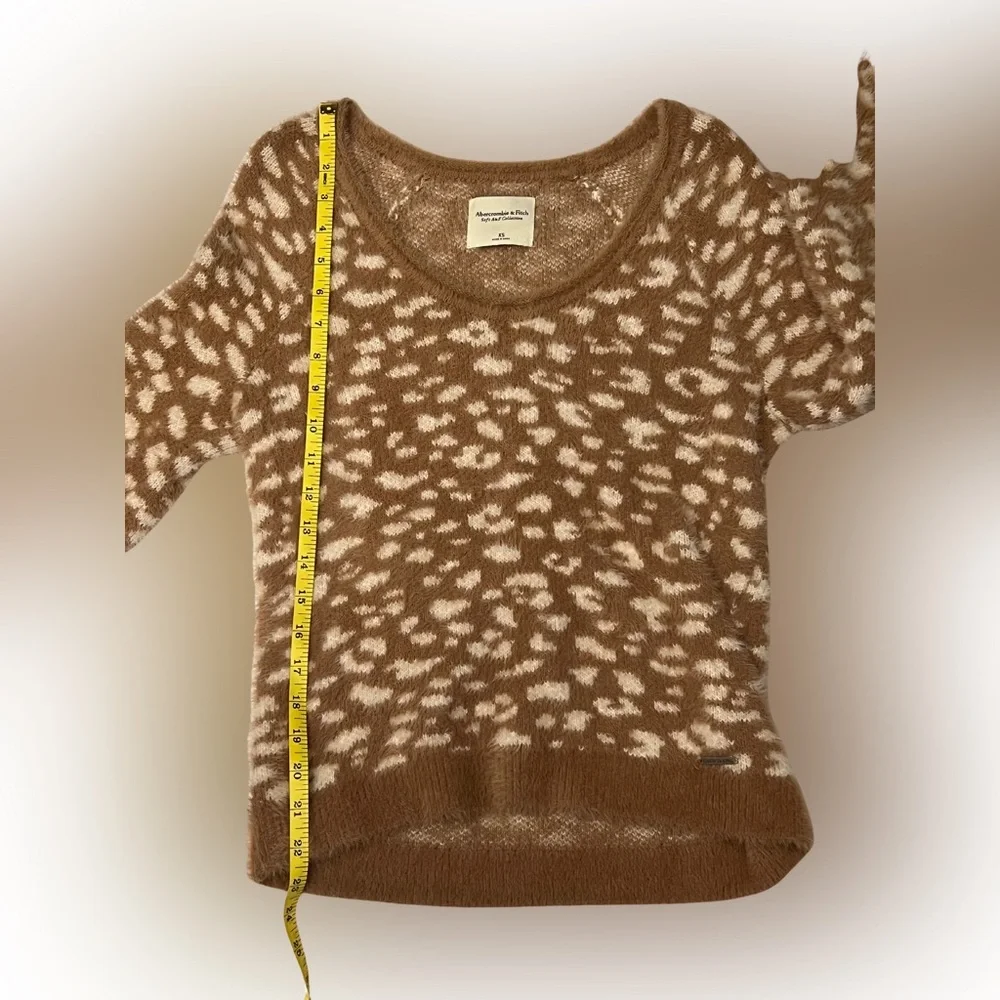 Abercrombie& Fitch Fuzzy Leopard Knit Sweater Cream Brown XS Soft Cozy
